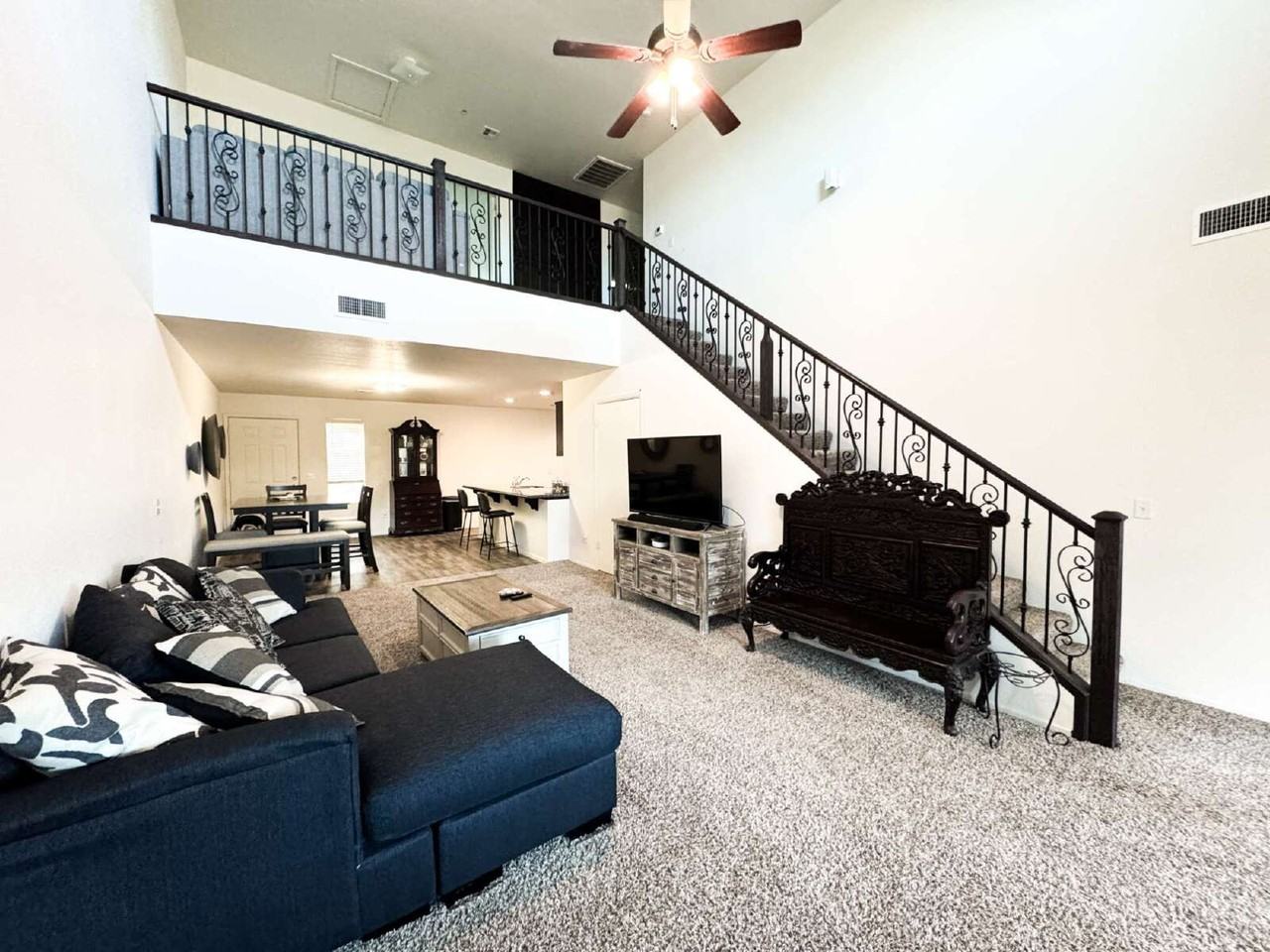 7282 E 38th Ln - Photo 4 of 26