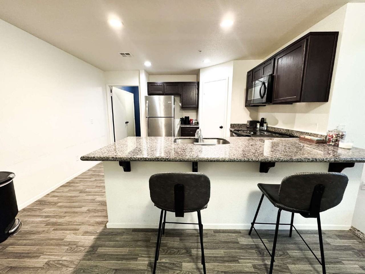 7282 E 38th Ln - Photo 7 of 26