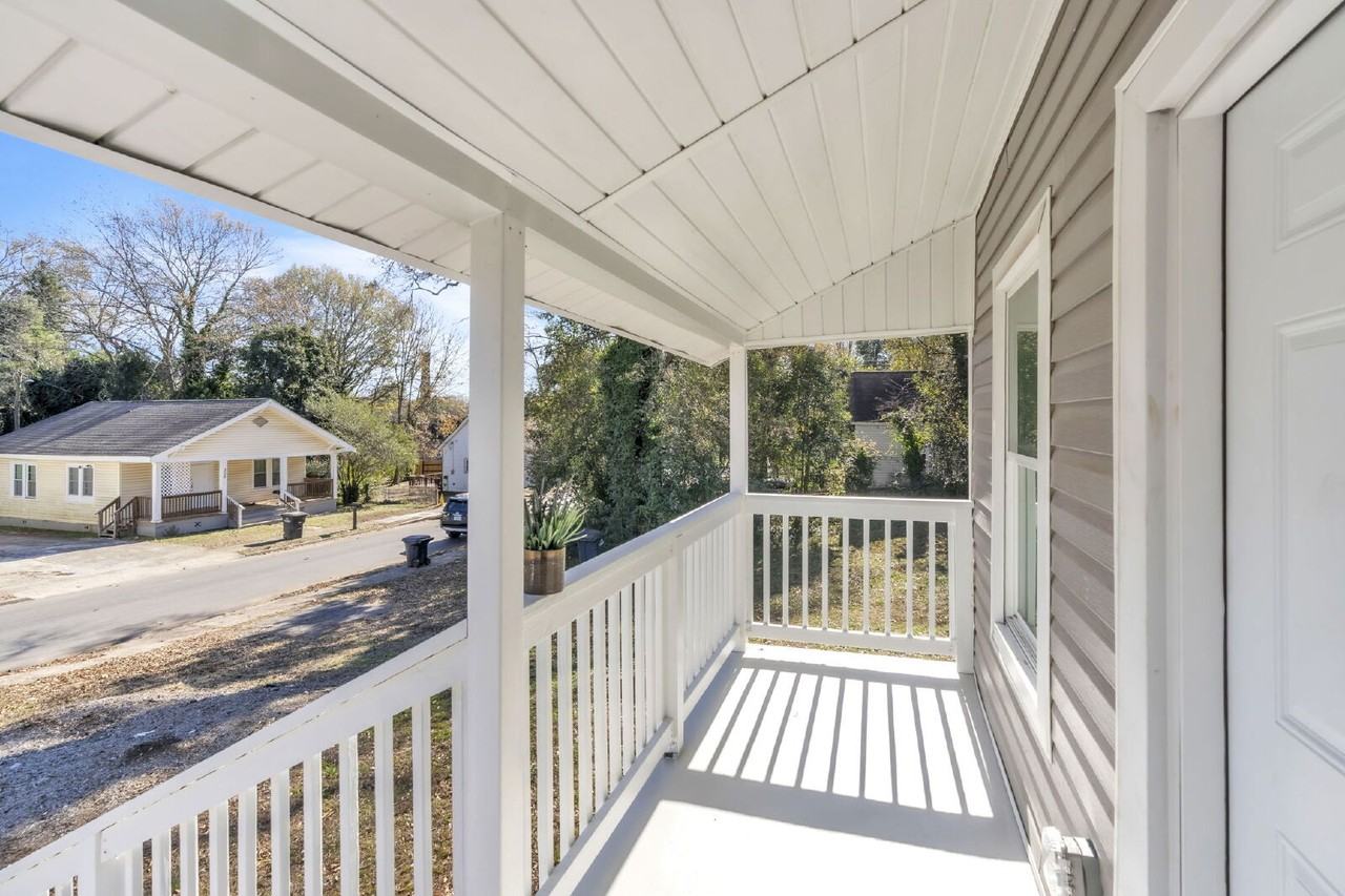 307 B St - Photo 4 of 27