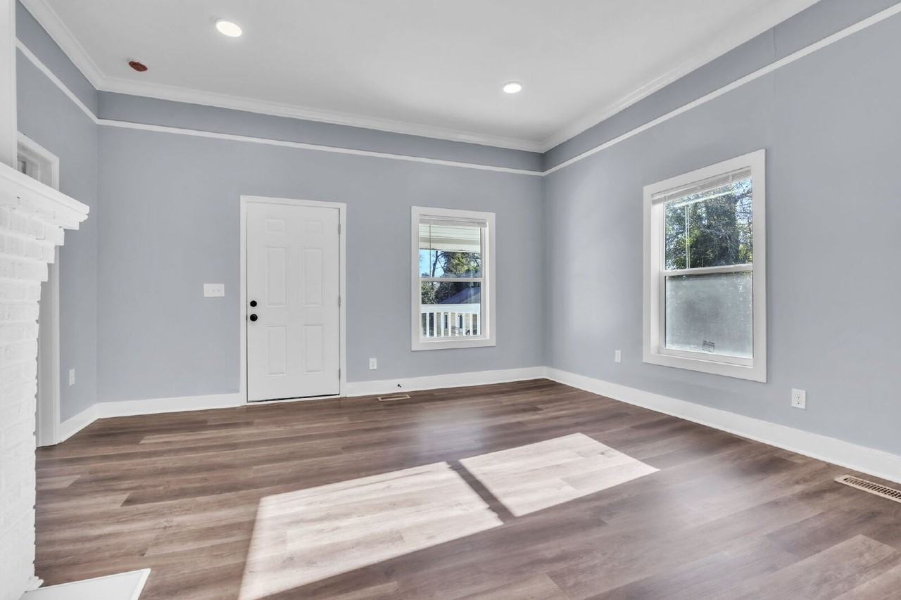 307 B St - Photo 5 of 27