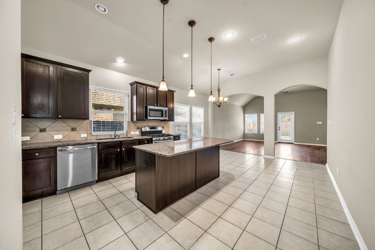 2614 Winding Creek Way - Photo 7 of 29