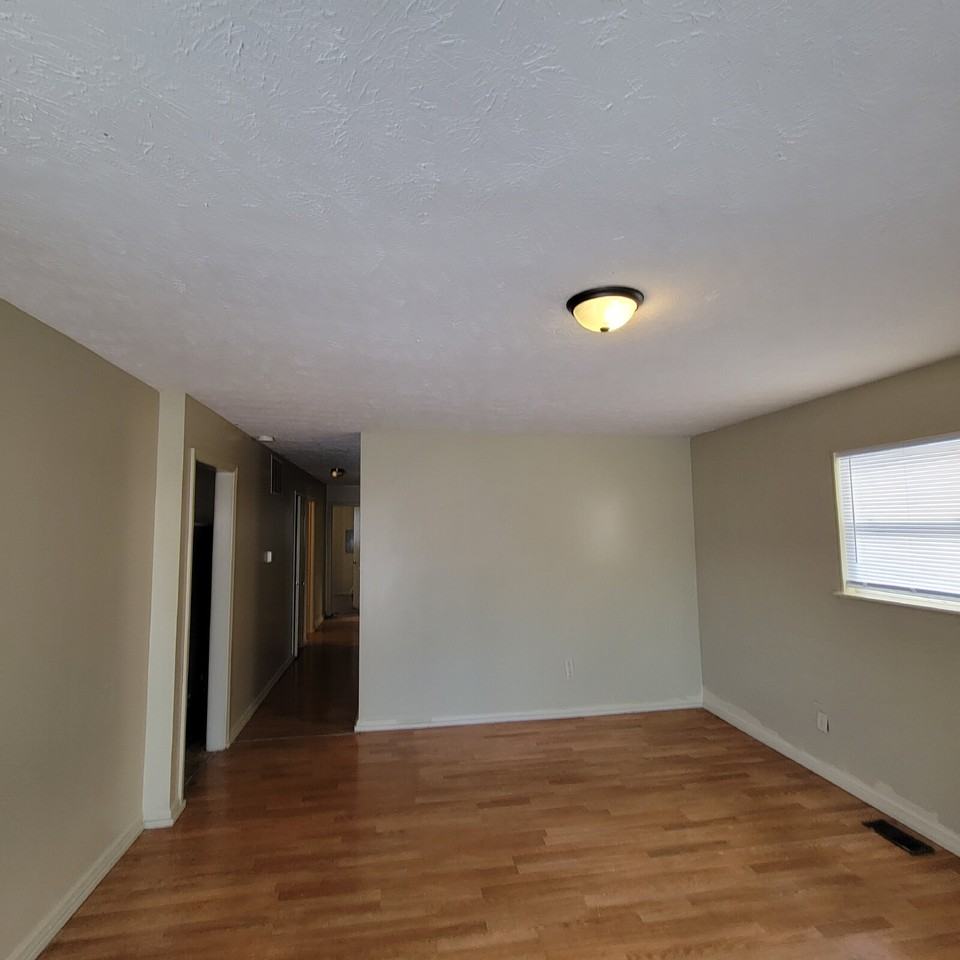 4047 Desmond Ave - Photo 6 of 7