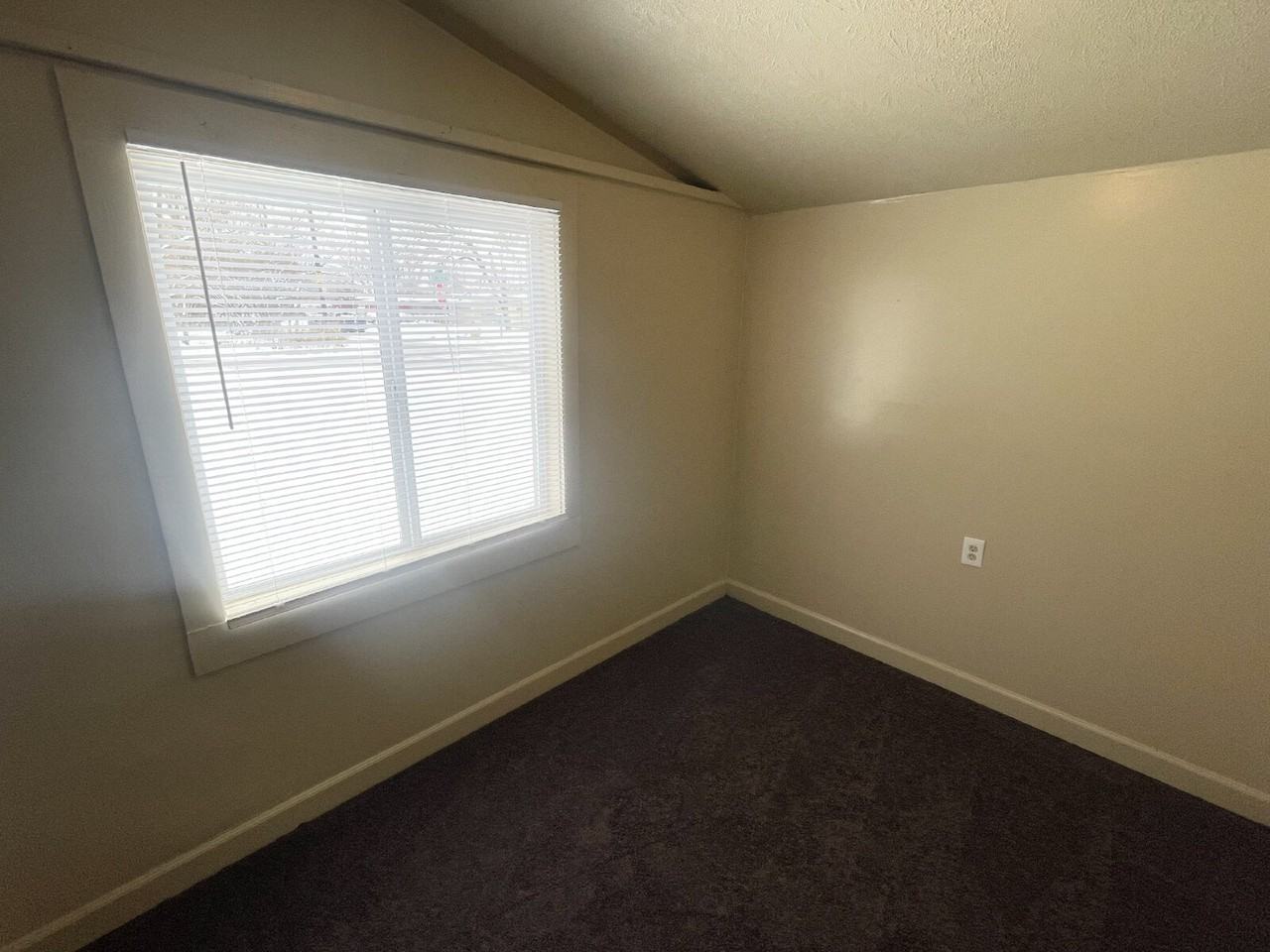 4716 Ribble Rd - Photo 7 of 8