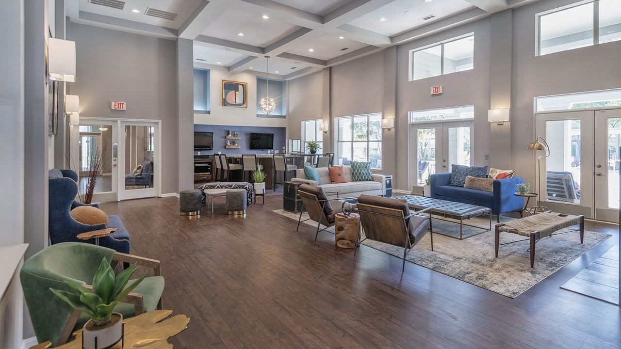 Seasons at Umstead Apartment Homes - Photo 4 of 32