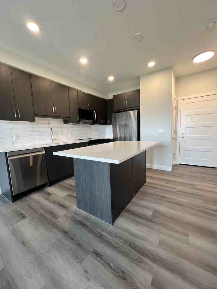 Bow 360 - Photo 3 of 31