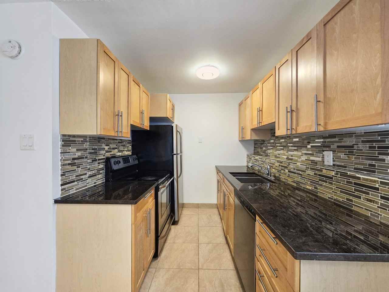 8112 36 Ave Nw - Photo 3 of 42