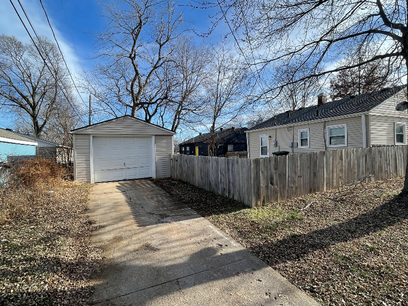 3830 Blondo St - Photo 3 of 12