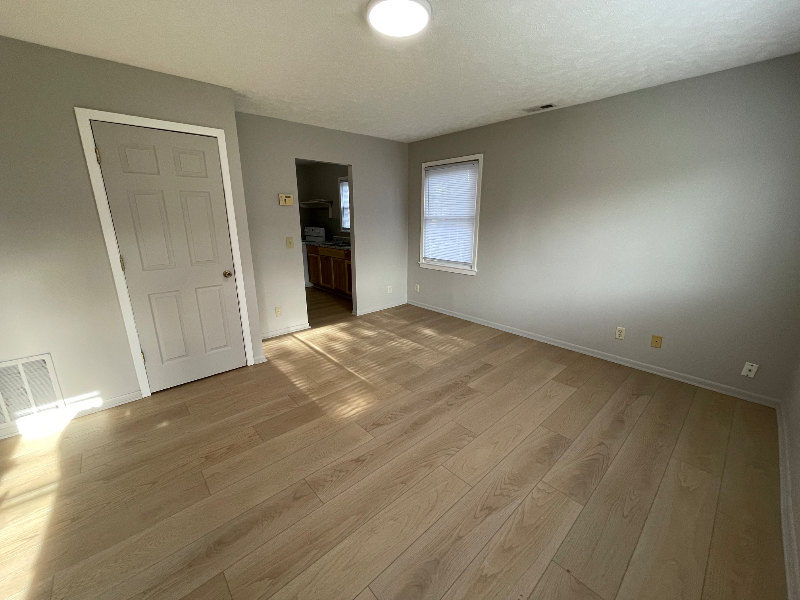 3830 Blondo St - Photo 4 of 12