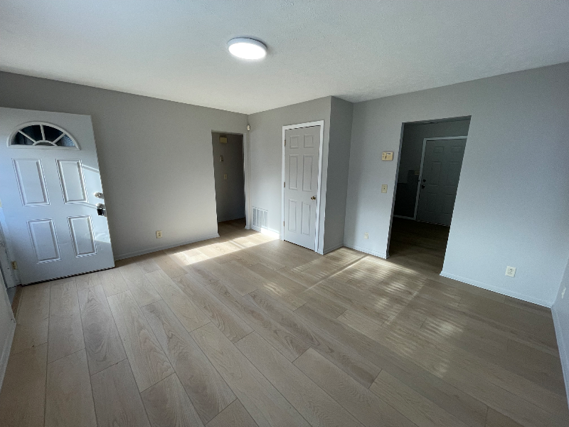 3830 Blondo St - Photo 5 of 12