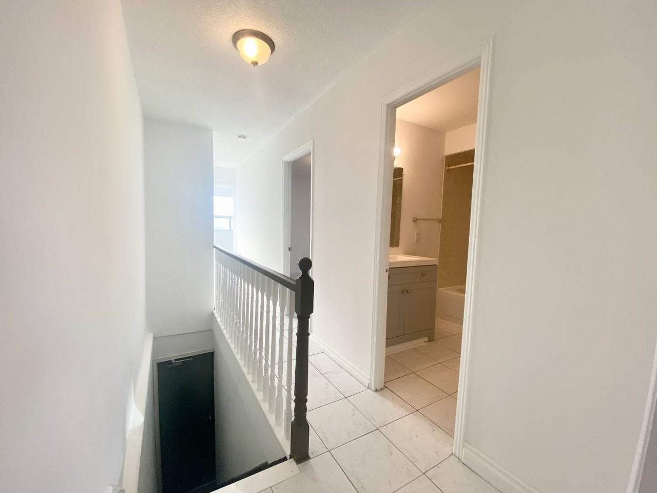 195 Blackthorn Ave #3 - Photo 4 of 9