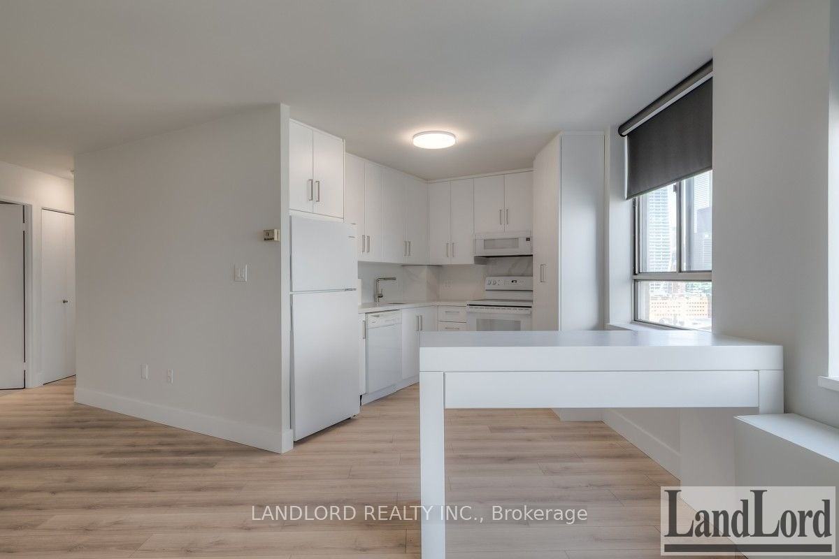 270 Queens Quay W #2306 - Photo 6 of 24