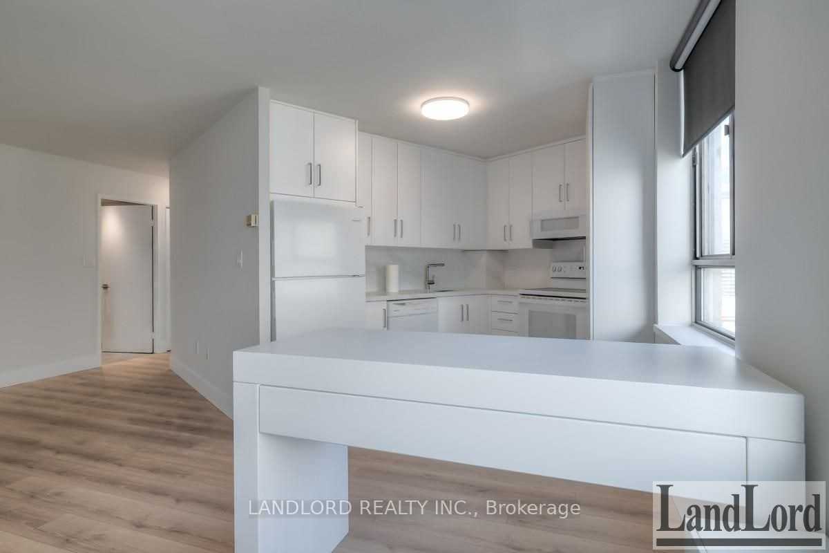 270 Queens Quay W #2306 - Photo 7 of 24