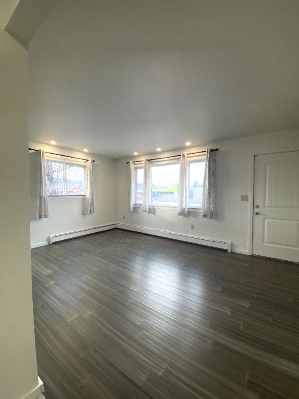 2940 Illinois Ave - Photo 5 of 15