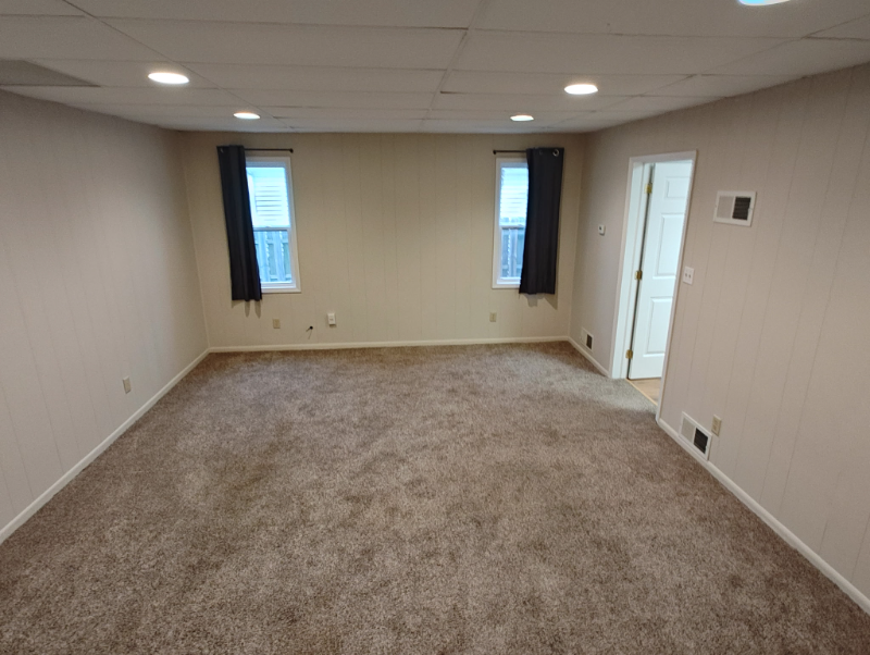 712 N Jackson St - Photo 6 of 7