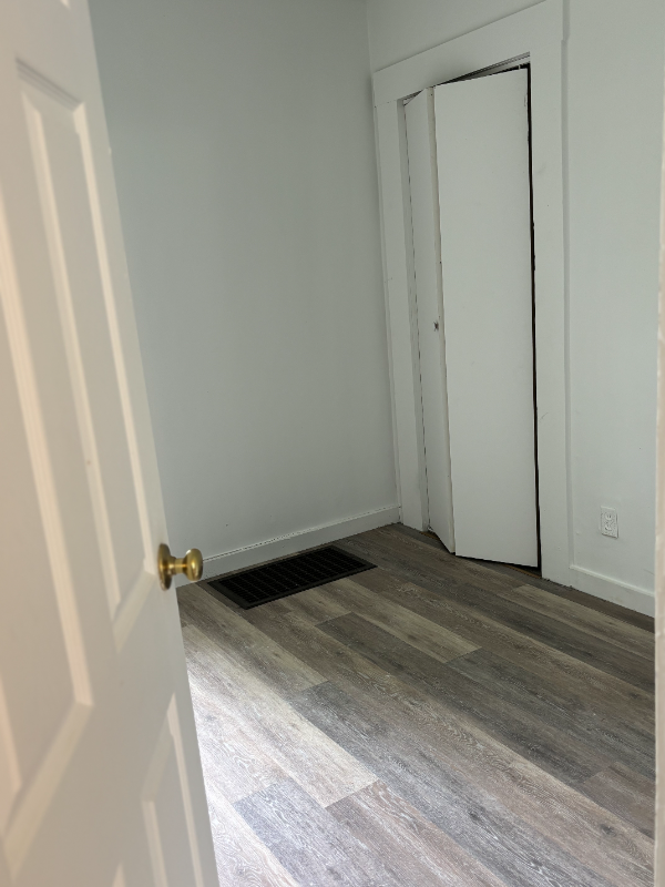 909 S Maffit St - Photo 7 of 8