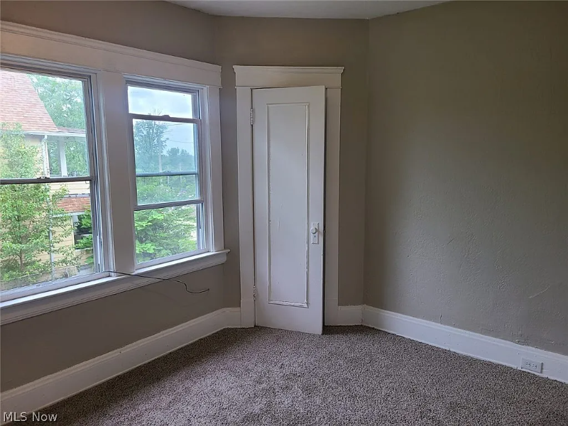 1830 Mannering Rd #2 - Photo 3 of 17