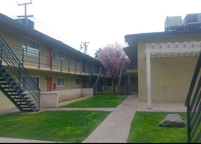 1511 Orange Dr #11 - Photo 3 of 6