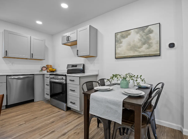 1213 S Bloodworth St - Photo 6 of 20