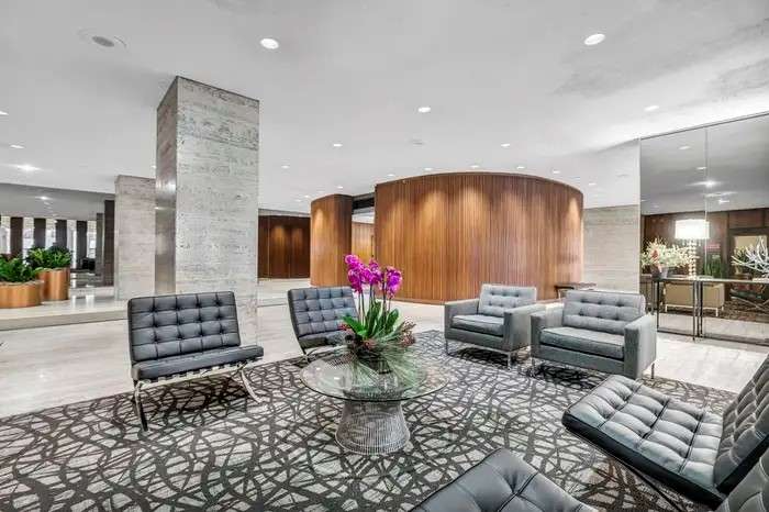 6033 N Sheridan Rd #37L - Photo 2 of 20