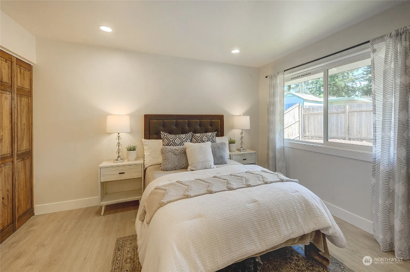 13604 116th Pl Ne - Photo 7 of 15