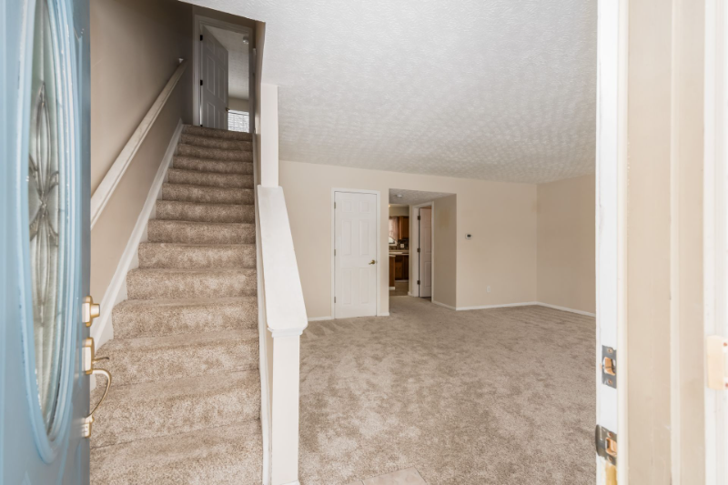 8651 Olenbrook Dr - Photo 5 of 39