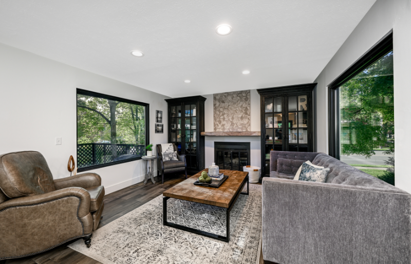 3695 Englewood Dr - Photo 5 of 14