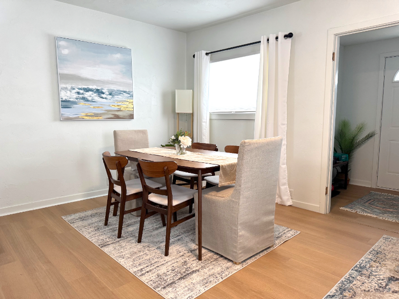 735 N 6th Ave - Photo 3 of 8