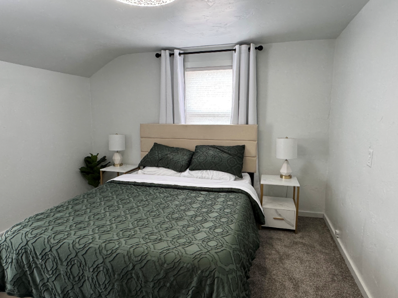 735 N 6th Ave - Photo 5 of 8