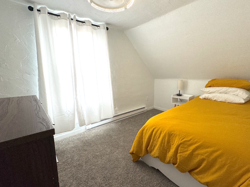 735 N 6th Ave - Photo 6 of 8