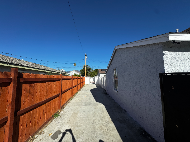 1764 W 28th St #ADU - Photo 5 of 17