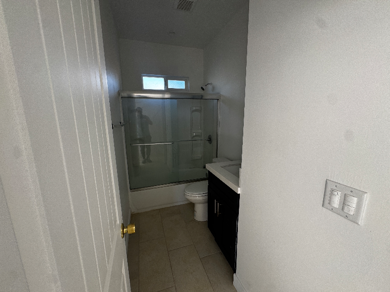 1764 W 28th St #ADU - Photo 6 of 17