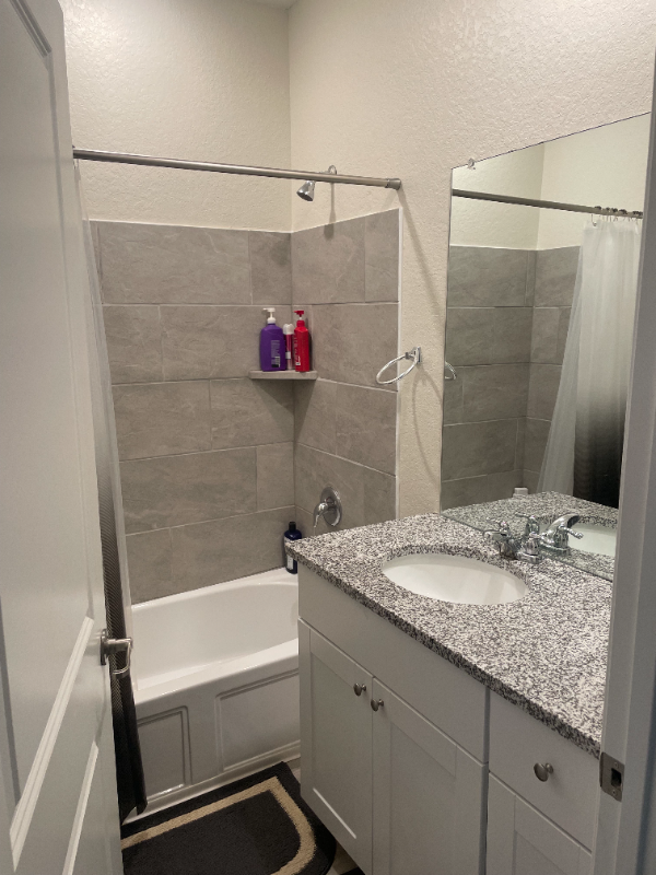 1050 Crenshaw Way - Photo 3 of 4