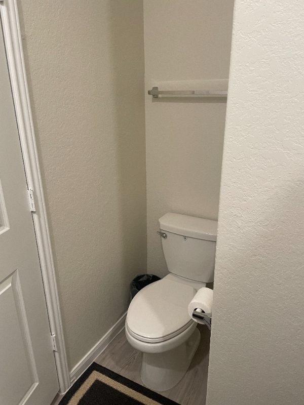 1050 Crenshaw Way - Photo 4 of 4