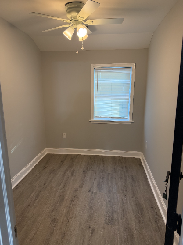 1271 Limit Ave - Photo 6 of 9