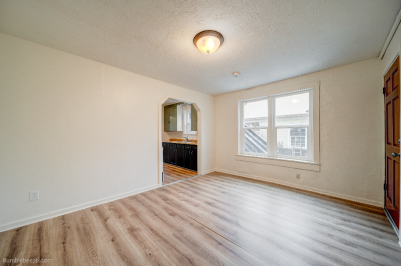 802 Pine St #4 - Photo 6 of 15