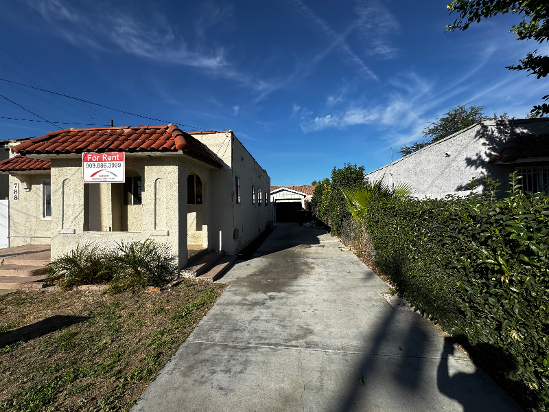 788 W 13th St - Photo 2 of 15