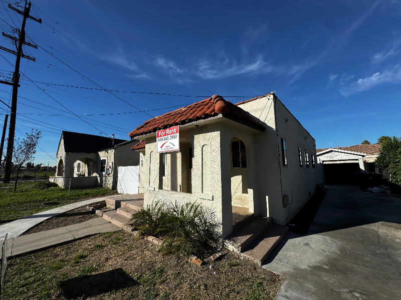 788 W 13th St - Photo 3 of 15