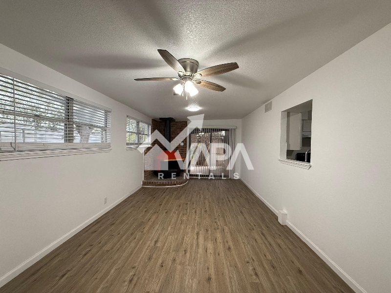 943 Weizmann St - Photo 7 of 17