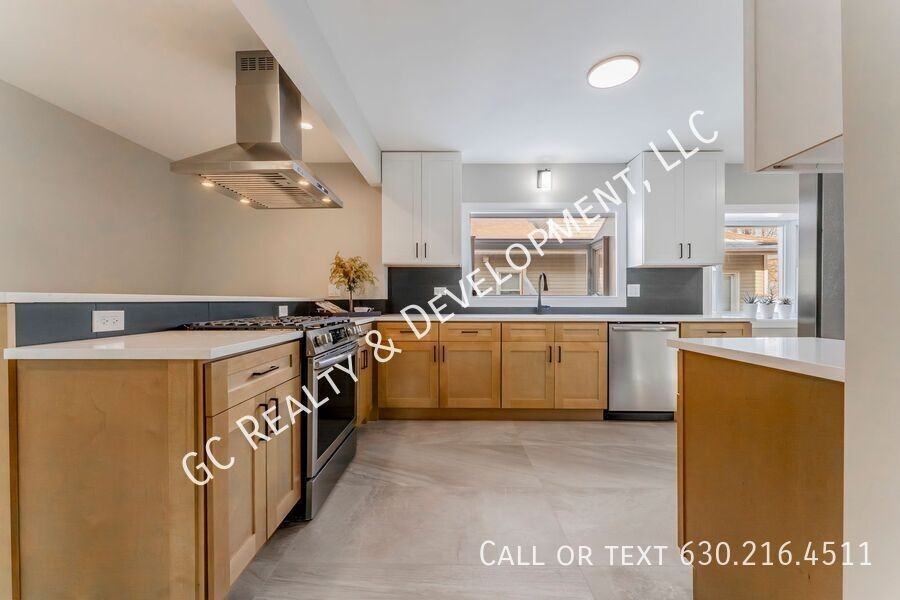 3303 Division St - Photo 2 of 33