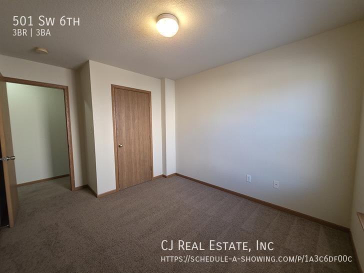 501 Sw 6th St - Photo 6 of 11