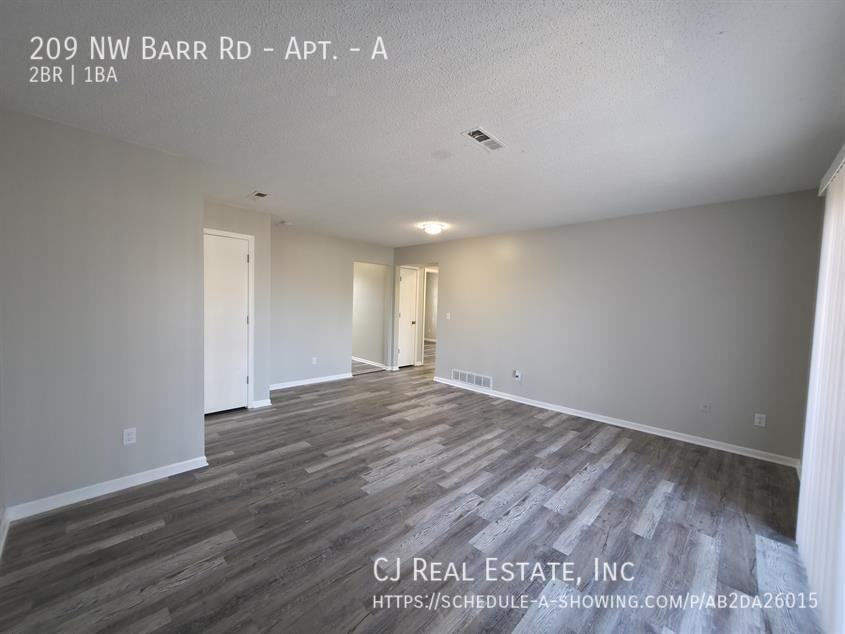 209 Nw Barr Rd #A - Photo 3 of 10