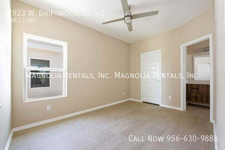 2923 W Driftwood St #3 - Photo 7 of 10