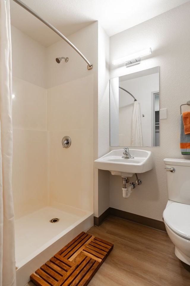 Crossroads Garden Apartments - Photo 5 of 50