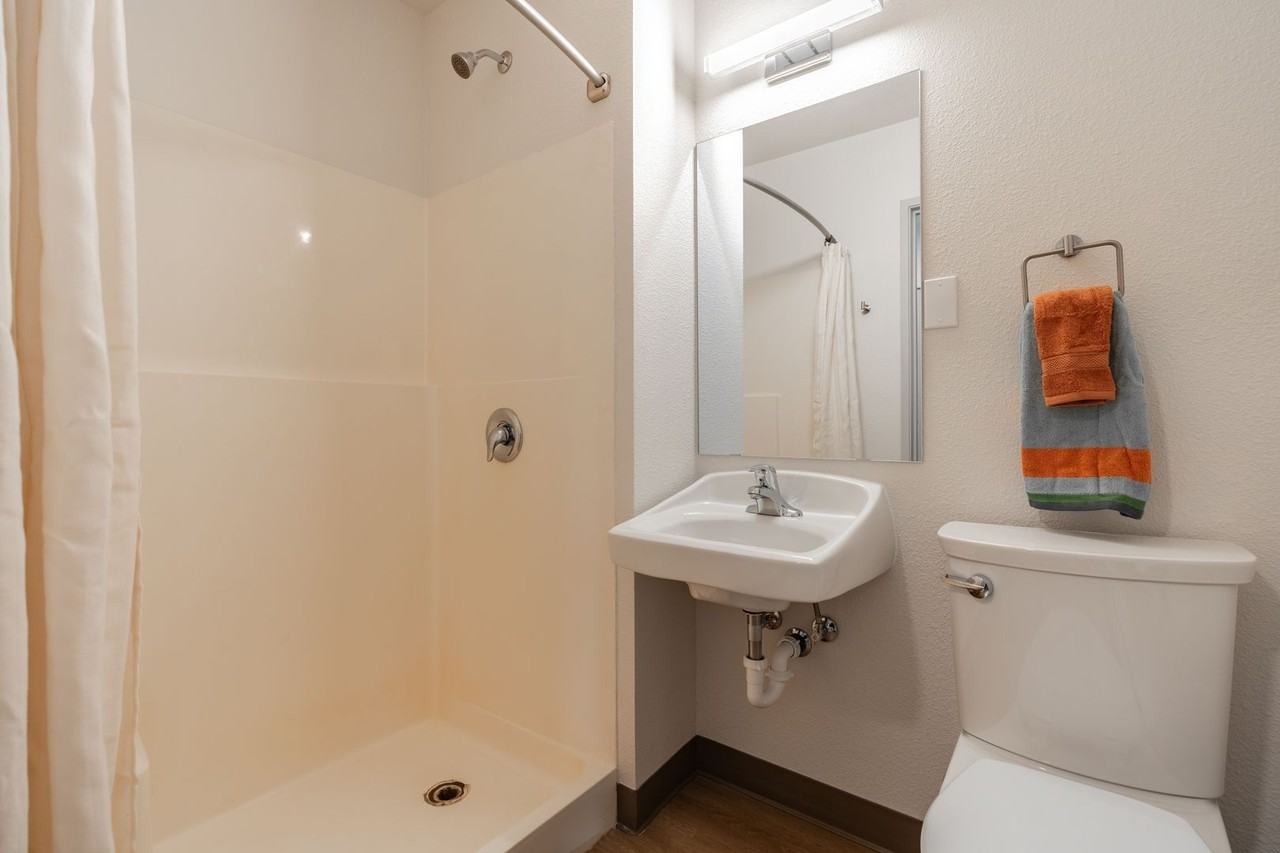 Crossroads Garden Apartments - Photo 6 of 50