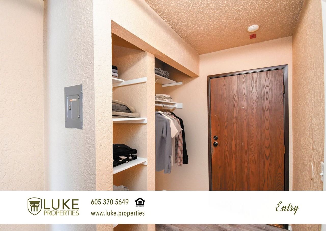 405 S Sycamore Ave & Garage 2 #102 - Photo 2 of 12