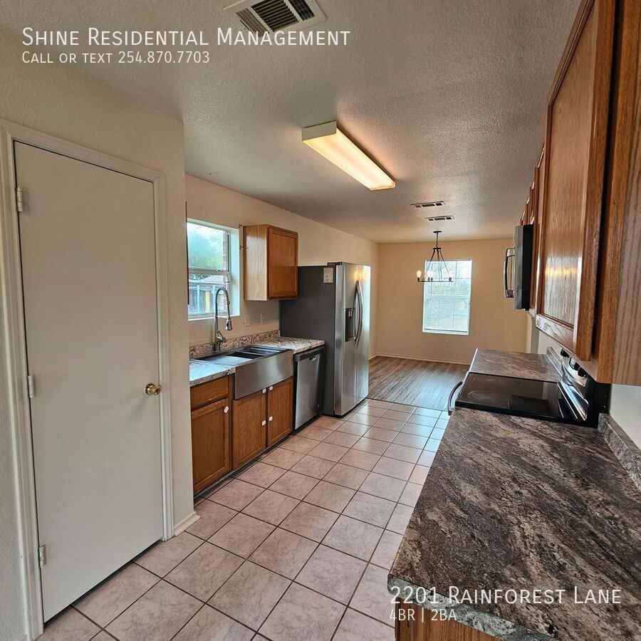 2201 Rainforest Ln - Photo 3 of 13