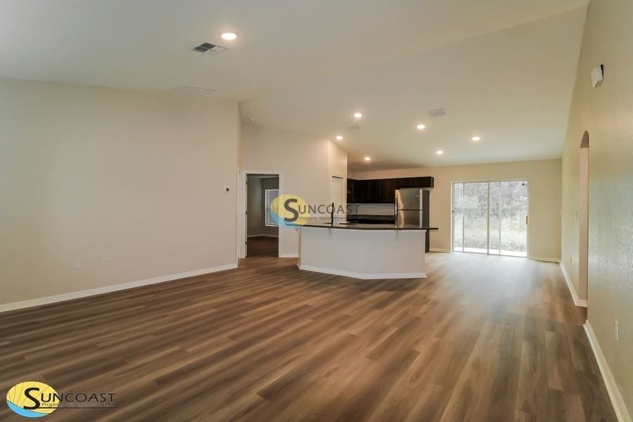 31 Laurel Ct - Photo 3 of 15