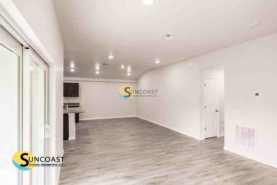 1937 Laverna Ave - Photo 5 of 15