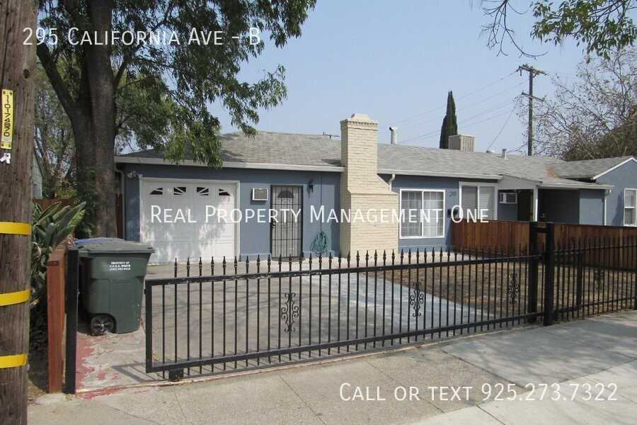 295 California Ave #B - Photo 3 of 21