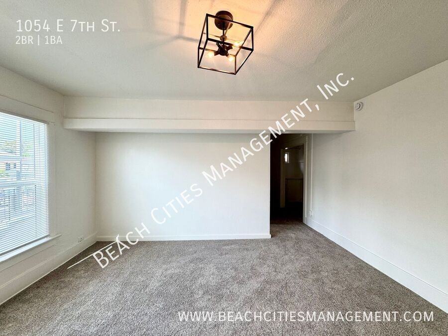 1054 E 7th St - Photo 2 of 19